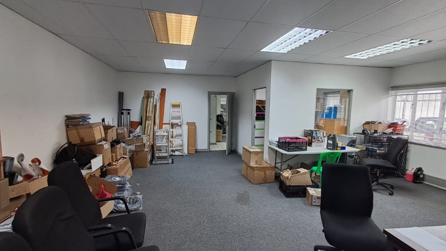 To Let commercial Property for Rent in Vincent Eastern Cape